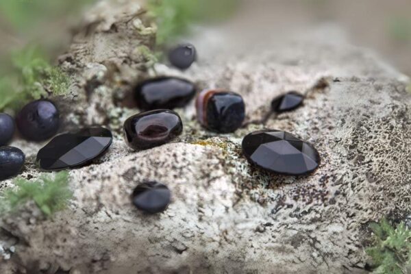 Black Onyx Spiritual Meaning